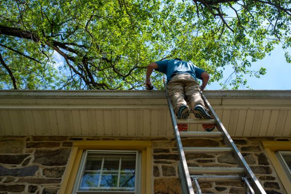 Industrial Gutter Cleaning in East Lansing